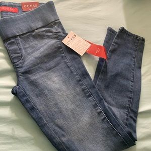 Guess xsmall pull on jeans (new)
